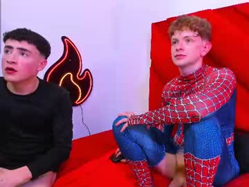 Chris, live webcam girl, age 22, from CO, streaming now, young, couple