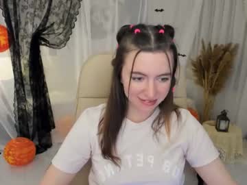 Molly, live webcam girl, age 21, streaming now, nonude, cute