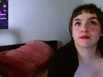 Collette, live webcam girl, age 40, streaming now, deepthroat, curvy