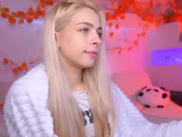 Julie, live webcam girl, age 21, from US, streaming now, teen, natural