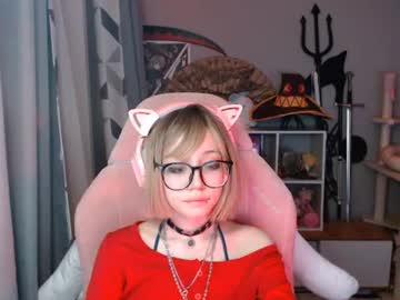 Kim, live webcam girl, age 19, streaming now, dirtytalk, kinky