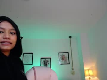 Danna, live webcam girl, age 19, from CO, streaming now, pregnant, latina