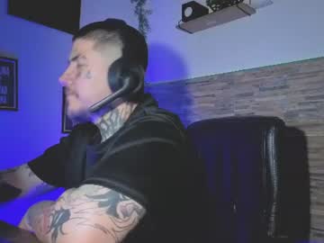 Oliver, live webcam girl, age 26, from US, streaming now, dom, findom