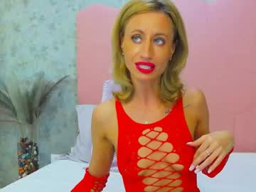 Delia, live webcam girl, age 39, from RO, streaming now, lovense