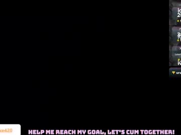 destroyall420, live webcam girl, age 28, from CO, streaming now, smoke, curvy