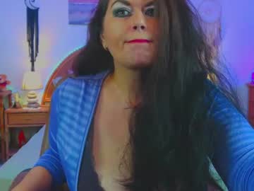 Elena, live webcam girl, age 40, from IT, smoke, curvy