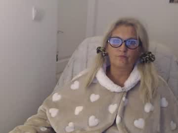 Alexxa, live webcam girl, age 55, streaming now, lovense