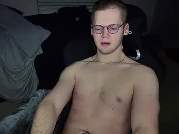 Val, live webcam girl, age 26, from US, streaming now, gay, fit