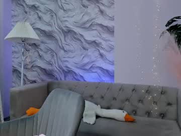 Elly, live webcam girl, age 18, streaming now, 18, smalltits