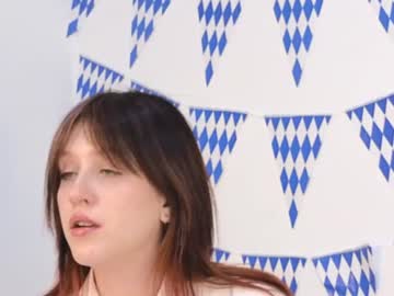 Ella, live webcam girl, age 18, from UA, streaming now, new, shy
