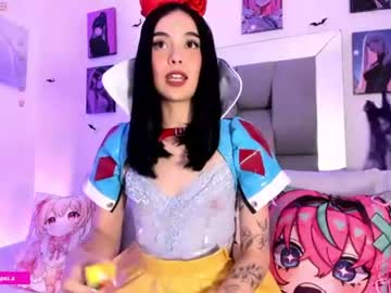 Emily, live webcam girl, age 18, from CO, streaming now, natural, squirt