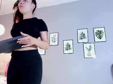 Estrellita, live webcam girl, age 21, from CO, streaming now, latina, anal
