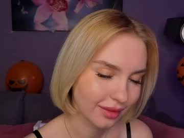 Eva, live webcam girl, age 19, streaming now, 18, blonde