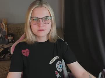 Eva, live webcam girl, age 29, streaming now, lovense, feet