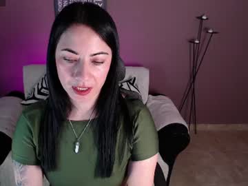 EVELYN MARTINEZ, live webcam girl, age 33, from CO, streaming now, latina, milf