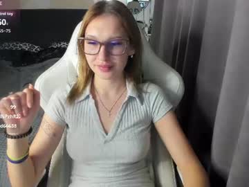 Evelina, live webcam girl, age 20, streaming now, domi, tease