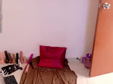 evva_moon, live webcam girl, age 32, from CO, streaming now, lovense, bigass