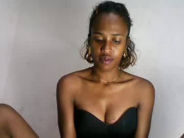 fallinah01, live webcam girl, from MG, streaming now