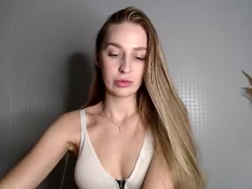 Femke, live webcam girl, age 20, from NL, streaming now, dutch, nonude