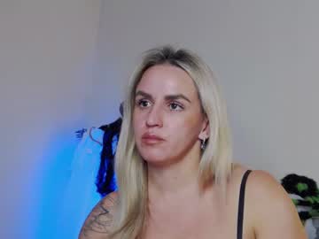 Foxy_Kimmi, live webcam girl, age 99, streaming now, blonde, bigass