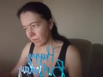 Alice, live webcam girl, age 43, streaming now, milf, feet
