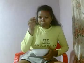 funmezah98, live webcam girl, age 20, from MG, streaming now