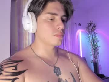 GioRusso, live webcam girl, age 23, from CO, streaming now, muscles, uncut