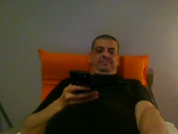 samuel, live webcam girl, age 44, from IT, streaming now