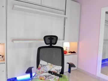 giafoster_, live webcam girl, age 24, from CO, streaming now, young, skinny