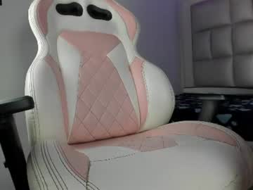 Juliana, live webcam girl, age 21, from US, streaming now, anal, smalltits