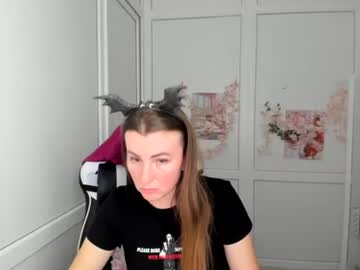 Hadlee, live webcam girl, age 27, streaming now, dance, smart