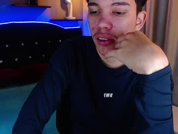 Haku, live webcam girl, age 19, from CO, streaming now, cum, 18