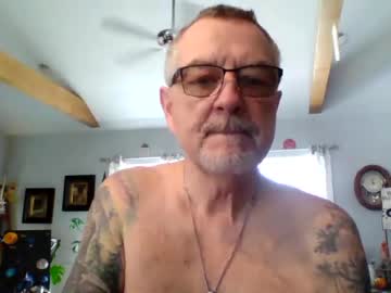 happy nudist, live webcam girl, age 66, from US, streaming now