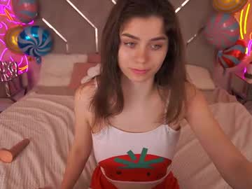 HeavenElle, live webcam girl, age 27, from UA, streaming now, new, 18