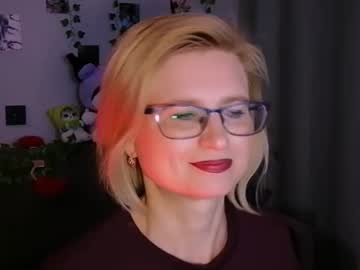 Helen_Bird, live webcam girl, age 46, streaming now, milf, tease