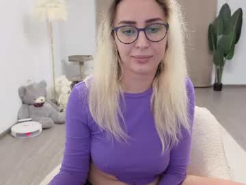 Alexia, live webcam girl, age 30, streaming now, lush, dildo