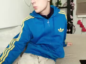 Liam, live webcam girl, age 18, streaming now, gay, uncut