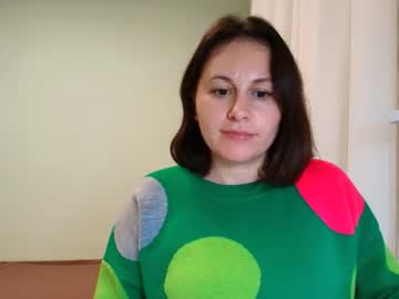 Inessa, live webcam girl, age 27, streaming now, lovense, french