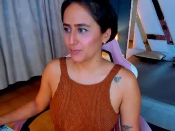 Isabelle, live webcam girl, age 27, from CO, streaming now, skinny, milf