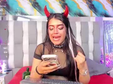 Isa, live webcam girl, age 22, from CO, streaming now, anal, latina