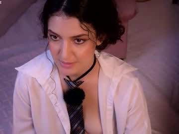 Maia_Glow, live webcam girl, age 22, from CO, streaming now, latina, lush