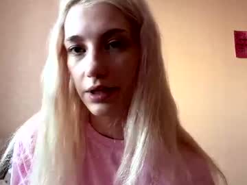 Elsa, live webcam girl, age 18, streaming now, new, shy