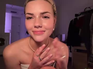 Poly, live webcam girl, age 18, streaming now, 18, blonde