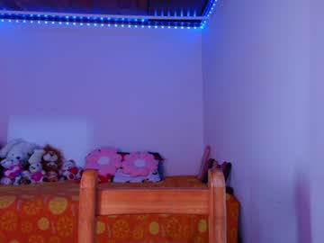 Juli, live webcam girl, age 23, from CO, streaming now, natural, teen