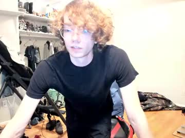 Davey, live webcam girl, age 23, from US, streaming now, young, flexible
