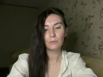 KatalinaQE, live webcam girl, age 33, streaming now, cute, new