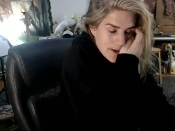 Katie, live webcam girl, age 71, from CA, streaming now