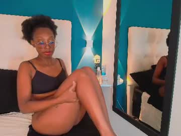 Kayrah, live webcam girl, from CO, streaming now, ebony, bigass