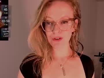 kiks823, live webcam girl, age 39, from US, streaming now, pawg, milf