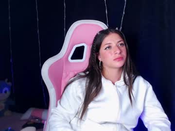 Kloe_pink, live webcam girl, age 26, from CO, streaming now, latina, party